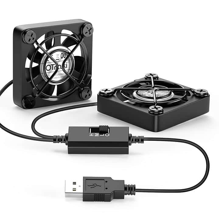 OTraki Nero Mini Ventilatore 40 x 40 x 10mm, Doppio USB Ventola Portatile Compatto PC Ventola con 3 Velocità Regolabili per PS5, Telefono, PC, Laptop, PS4, Proiettori, Router e Altri Dispositivi