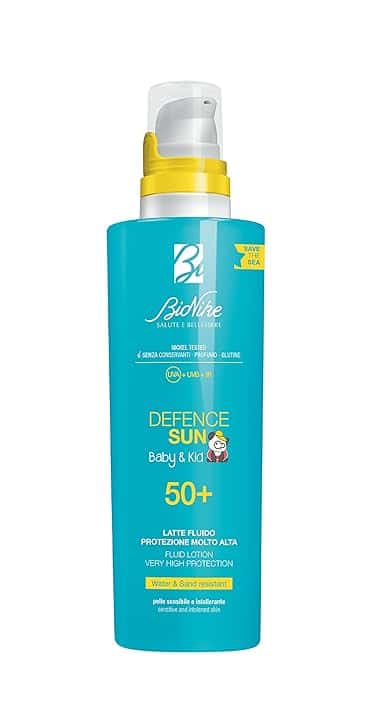 Bionike Defence Sun Baby & Kid - Latte Solare Fluido per Bambino e Neonato, Azione Protettiva, Effetto Waterproof e Anti-sabbia, Lenisce e Ripara la Pelle, 200 ml