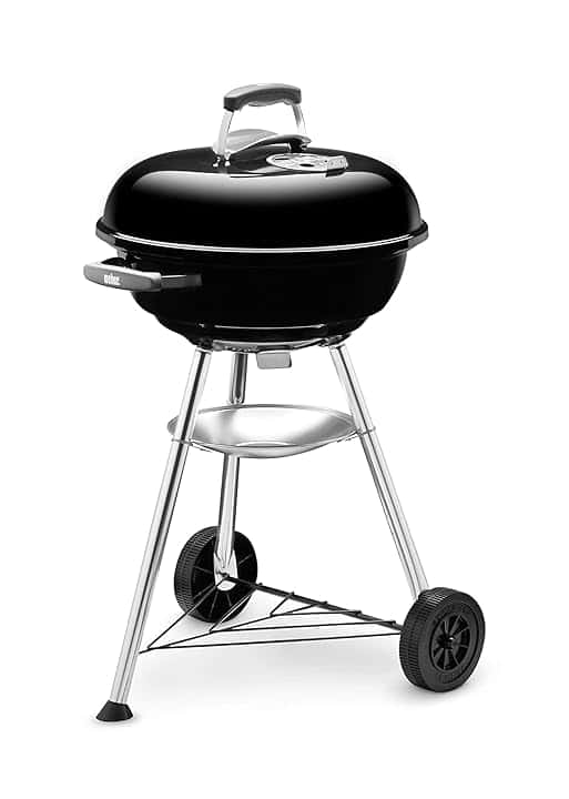 Weber Compact Kettle BBQ a carbone, sup. cottura Ø 47 cm, barbecue con coperchio e caldaia smaltati in porcellana, supporto a tre gambe e ruote, sup. cottura cromata - Nero (1221004)