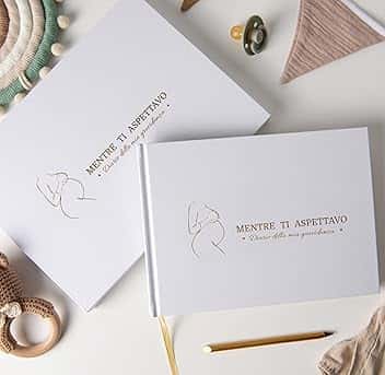 Diario della Gravidanza + Matita di Metallo + Scatola Regalo con Chiusura Magnetica + Adesivi | Libro Gravidanza per Mamma | Regali per Futura Mamma