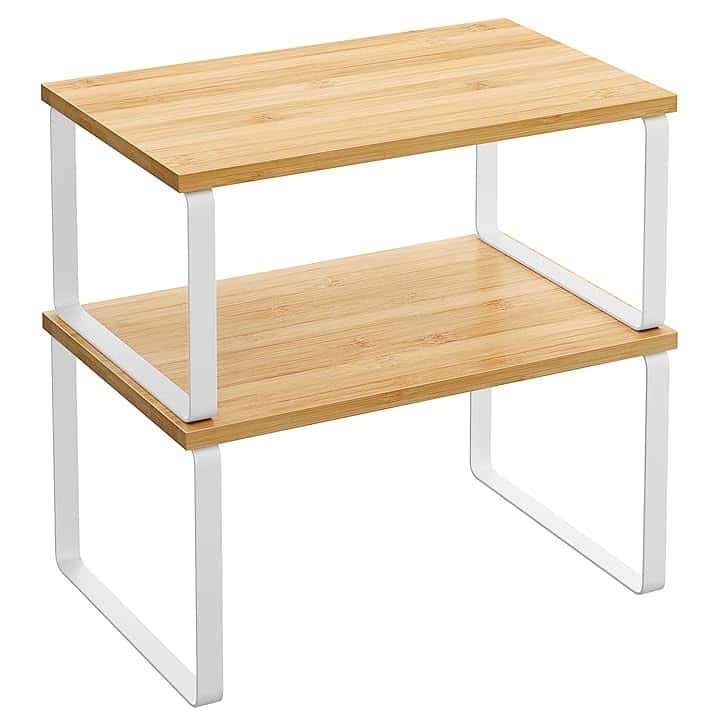 SONGMICS Scaffale Portaspezie, Set di 2 Organizzatori da Cucina Espandibili, Scaffale da Cucina Impilabile, Metallo e Legno Ingegnerizzato, Bianco Nuvola e Beige Naturale KCS02NW The Forest Stewardship Council