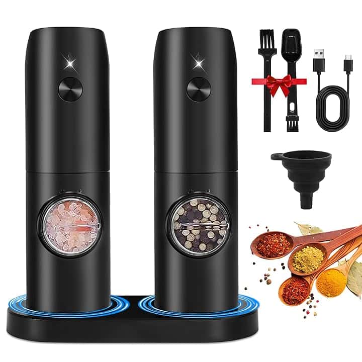 UCAMP Macina Sale e Pepe Elettrico con Base Ricaricabile,Macina Pepe Automatic,Macinaspezie con Granulosità Regolabile,Macina Spezie con Pennello e Cucchiaio,Luce Led,per Barbecue,Ristorante Cucina