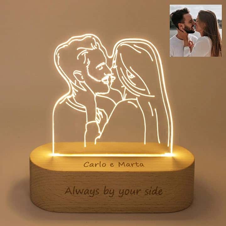 LAC Lampada Personalizzata con Foto 3D - Luce LED Personalizzata Incisa su Plexiglass con Base in Legno | Lampada 3D con Foto Regalo Personalizzato per Coppia, Famiglia o Amici