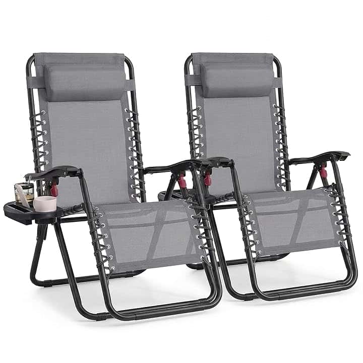 SONGMICS Set da 2 Sedie a Sdraio Pieghevoli, Poltrone a Gravità Zero, Lettini Prendisole Portata 110 kg per Sedia, Poggiatesta Regolabile, Vassoio, per Terrazza e Giardino, Grigio Scuro GLB032GZ02