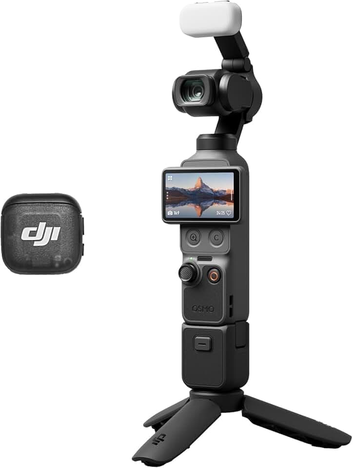 DJI Osmo Pocket 4 Combo Creator, fotocamera stabilizzata tascabile per vlog, CMOS da 1″ e 4K/240fps, stabilizzazione a tre assi, zoom senza perdita 2×, 107 GB di memoria integrata, Trasmettitore Mic 3