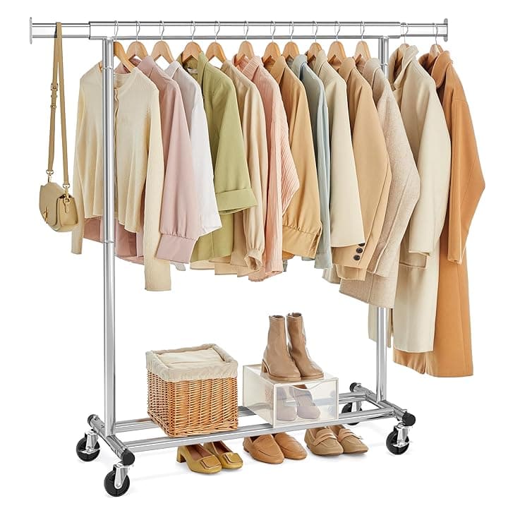 SONGMICS Stand Appendiabiti con Ruote, Attaccapanni Estensibile per Carichi Pesanti, Portata Totale 100 kg, 45 x (92-132) x 161,5 cm, Facile da Montare e Spostare, Argento HSR13S