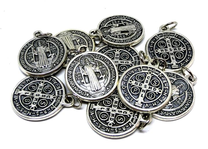 GTBITALY GTBITALY 60.048.30 Medaglia di San Benedetto con Anello Argento 10 Medaglie da 20 mm 2 cm Saint Benedict Esorcista Esorcismo