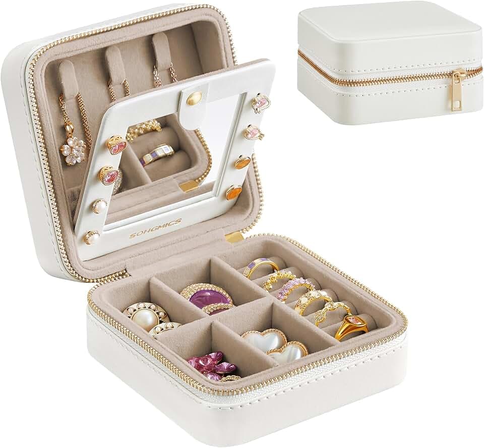 SONGMICS SONGMICS Scatola Portagioie da Viaggio, Piccolo Porta Gioielli, Portagioielli Portatile, con Specchio, Cerniera Lampo, PU, 11,4 x 11,4 x 5,5 cm, Idea Regalo, Bianco Nuvola JBC146BEV2