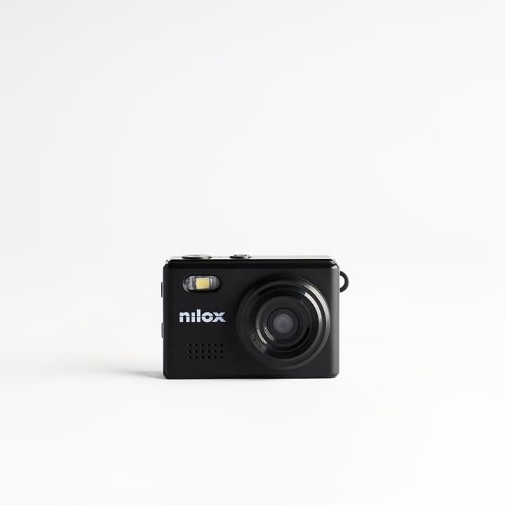 Nilox Mini Action Cam Portachiavi HD 720p, Filtri Vintage, Video 30fps, Foto e Audio, Ultra Compatta, USB Type-C, Design Retrò, Perfetta per Viaggi, Vlog e Social Media, Nero