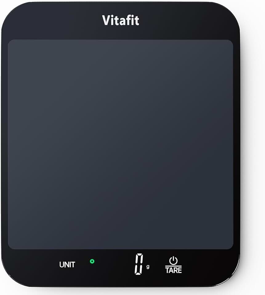 Vitafit 15kg Bilancia Cucina Digitale, Precisione 1g dalla Nostra Bilancia Fabbrica Professionale Dal 2001, Approvata LFGB Bilancia Alimentare per Cucinare e Cuocere, 215x180mm, 3 Batterie AAA, Nera