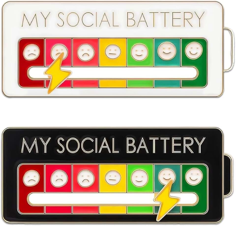 NJCXOLA 2 Pezzi Batteria Sociale Pin, Divertente Spilla per L'Umore Sociale per 7 Giorni, Spille Umore Interattivo, Batteria Sociale Smalto Pin Badge Pin Nizza Spilla Gioielli (Bianco + Nero)