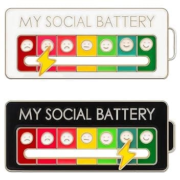 NJCXOLA 2 Pezzi Batteria Sociale Pin, Divertente Spilla per L'Umore Sociale per 7 Giorni, Spille Umore Interattivo, Batteria Sociale Smalto Pin Badge Pin Nizza Spilla Gioielli (Bianco + Nero)
