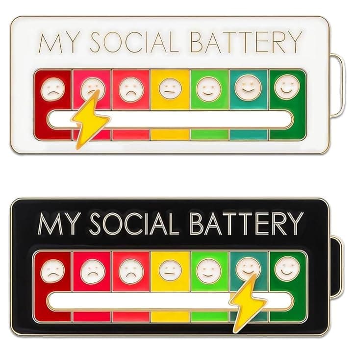 NJCXOLA 2 Pezzi Batteria Sociale Pin, Divertente Spilla per L'Umore Sociale per 7 Giorni, Spille Umore Interattivo, Batteria Sociale Smalto Pin Badge Pin Nizza Spilla Gioielli (Bianco + Nero)