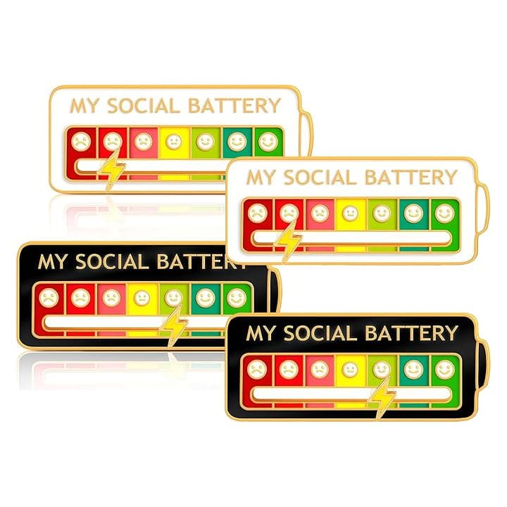 DHWEKU Batteria Sociale Pin, 4 Pezzi Divertente Spilla per L'Umore 7 Giorni, Umore Interattivo, Smalto Badge Gioielli (Bianco + Nero)