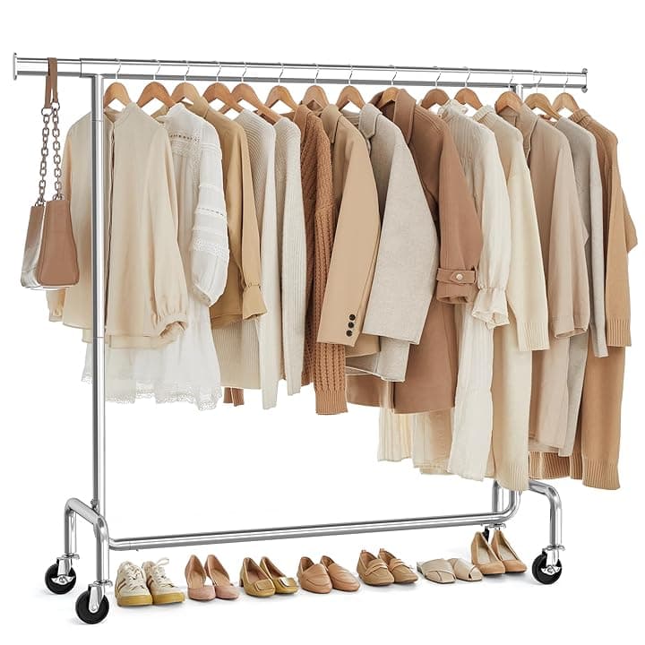 SONGMICS Stand Appendiabiti con Rotelle, Portabiti per Carico Pesante, Barra Estensibile, Portata 130 kg, 45 x (110-150) x 162,9 cm, Metallo Cromato, Colore Argento HSR11S